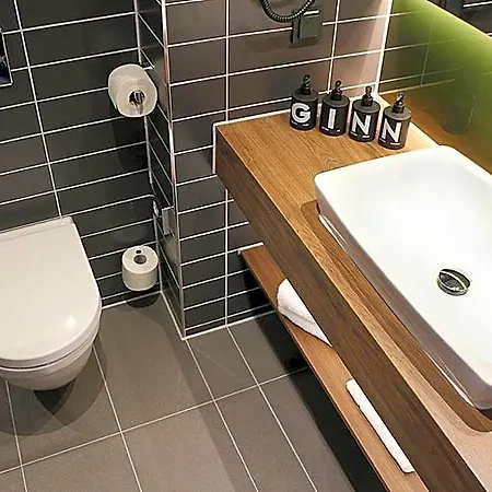 Ginn And Lounge Hotel 4*