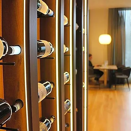Hotel Ginn And Lounge 4*