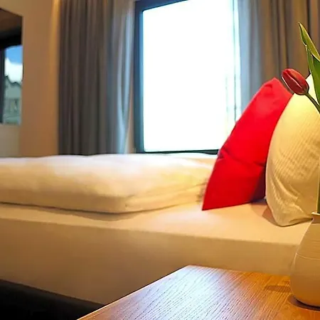 Hotel Ginn And Lounge 4*
